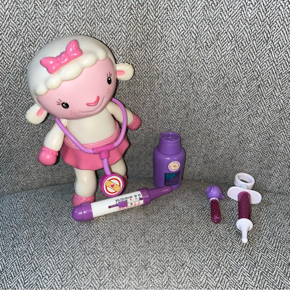 Make Lambie Better Doc McStuffins Lambie Playset Miscellaneous Pieces Disney JR